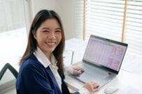 女性管理職「管理職になってよかった」が7割。達成感の一方で抱える責任の重さも浮き彫りに
