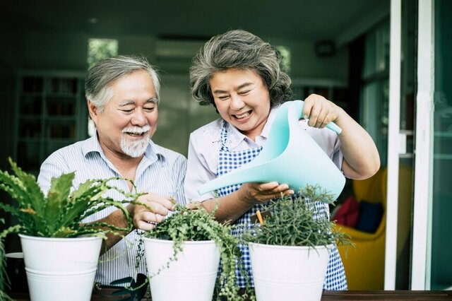 先月8月の調査結果「いまのシニア」退職金の使い道《失敗談・成功談》とは？貯蓄3000万円以上保有は何パーセント？