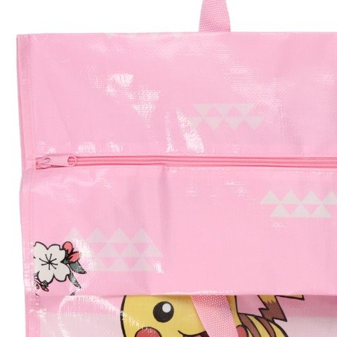 「レジャーバッグ」という名前の通り、驚きの収納力と機能性を備えたアイテム