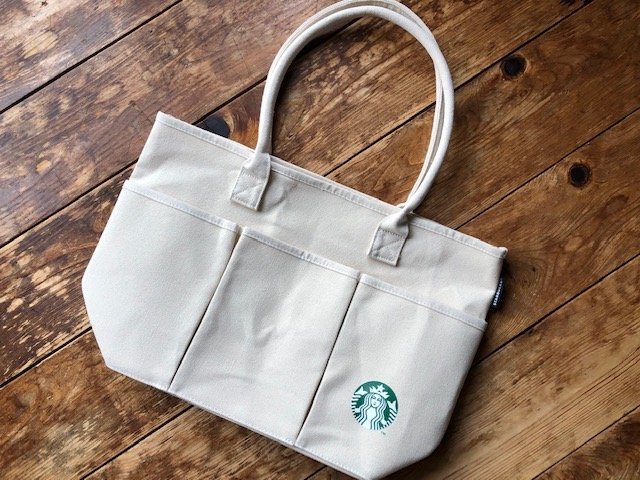 スタバの福袋バッグ（筆者撮影）