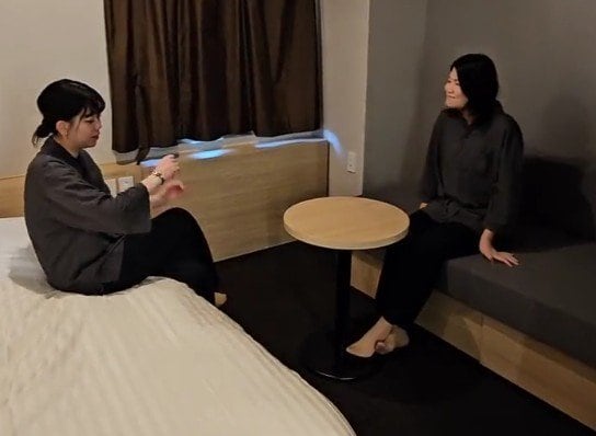 ホテルに友人と泊まって夜更かし→限界突破で起きた理由に「無料は嬉しい」「しっかり起きます」と思わず納得