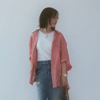 【66歳マダム】ZARA〈個性派サーモンピンクキューバシャツ〉の着こなしがおしゃれ