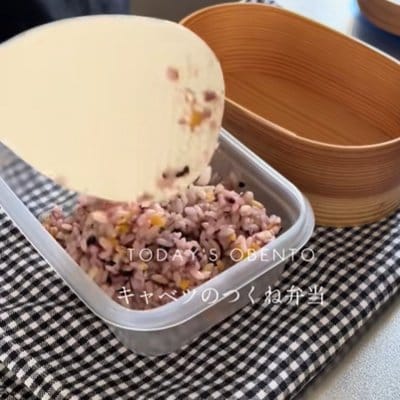 「最高！」まだ入る？ぎゅうぎゅう詰めの【豚つくね弁当】ボリューム感を出すワザも光る！