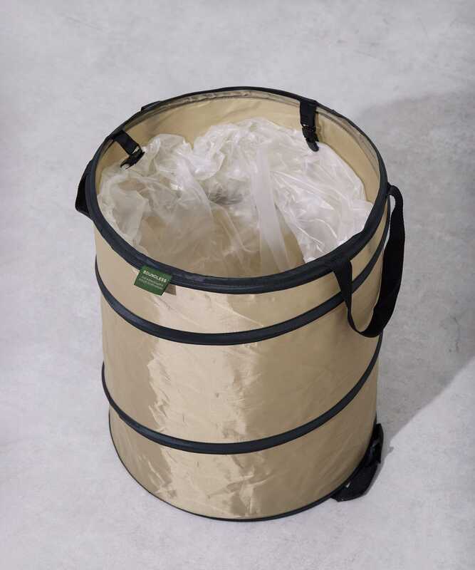 ゴミ袋をセットできるクリップ付きのゴミ箱