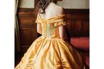 ディズニーの『美女と野獣』が好きすぎて、結婚式のドレスをオーダーメイドした人が登場 - 完成度の高さにツイッターで驚きの声【画像4枚】