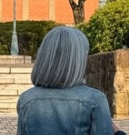 【60代マダム】の「デニムオンデニムコーデ」がおしゃれ！センスが光る着こなしに「大人デニムが素敵」「参考にします」の声