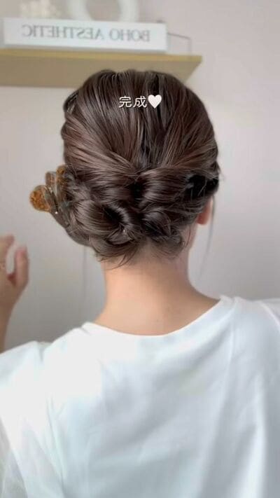 こなれアップヘアの完成