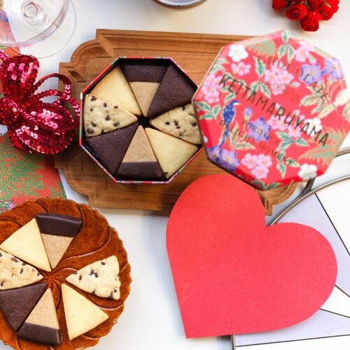 ケイタ マルヤマ クッキー缶 (Birds in Bloom)