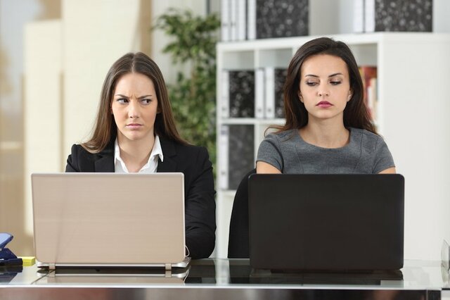 働くママが直面する未婚女子との職場内トラブル。私の性格が原因なの？