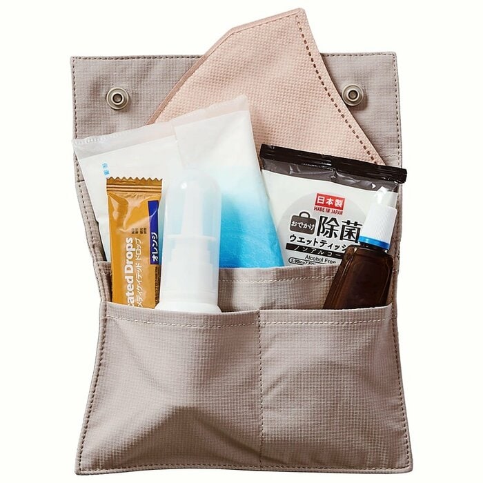 目薬や鼻スプレーといった小物をまとめて収納するのにぴったり