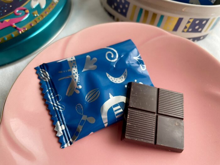 チョコレートはカカオ70％で甘さ控えめ
