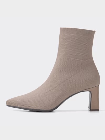 カップ形状のインソールで安定感のある履き心地