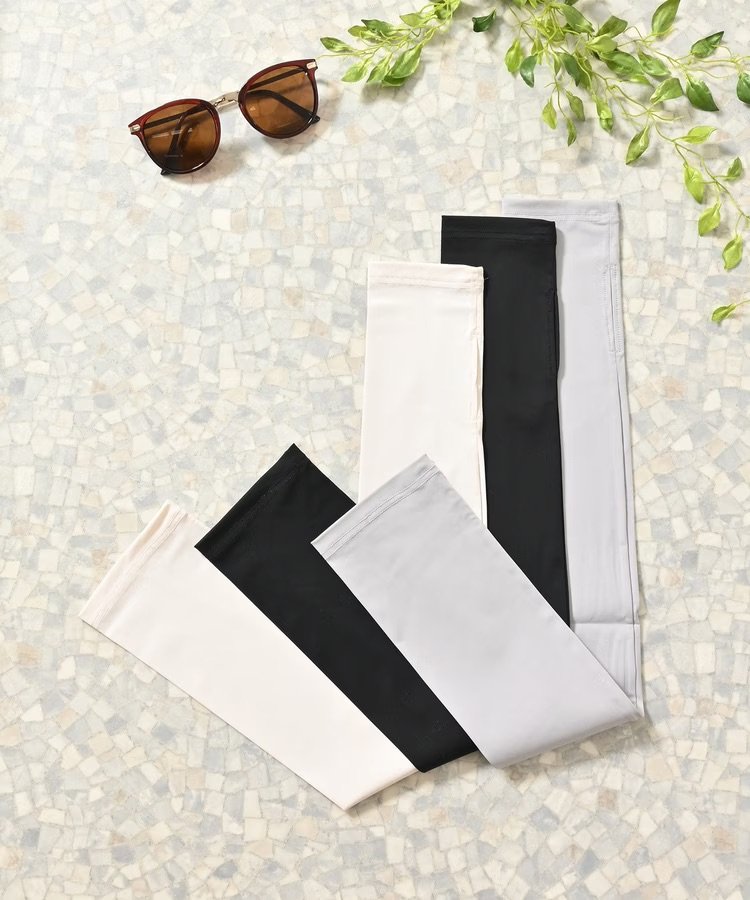 出所：ハニーズ公式　遮熱アームカバー60cm丈