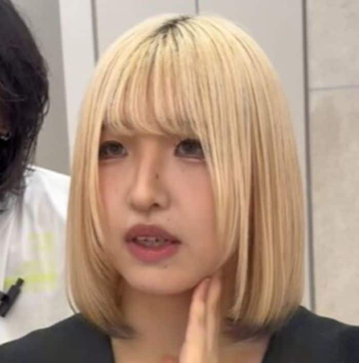 「幼くなりたくない」金髪女性が「ショート」で大変身　大人っぽい仕上がりに見入ってしまう！