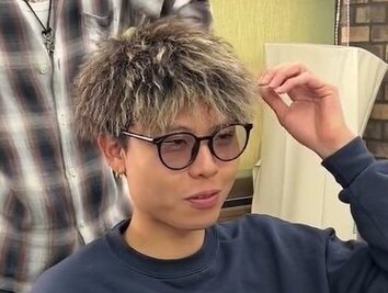 ヤンキー風ヘアの男性がパーマをあてたら…？見事なイメージチェンジに「ヤンキー卒業おめでとう！」の声