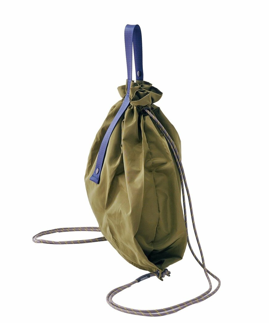 出所:3COINS公式 トラベル2WAYエコバッグ