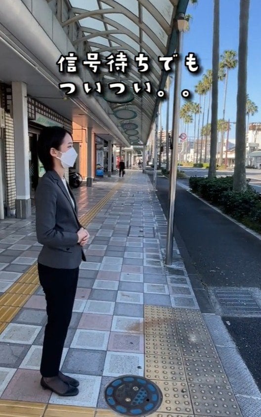 信号待ちでもついつい…