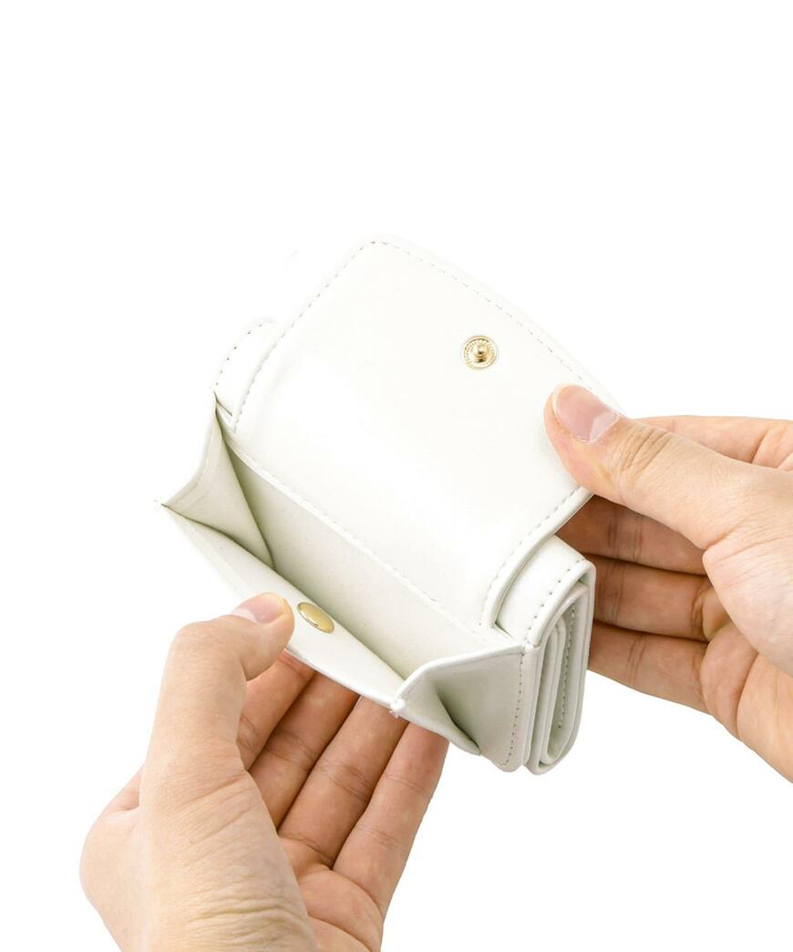 3COINS キラキラ三つ折りウォレット