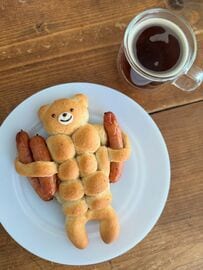 シャウエッセンを持った「筋肉クマパン」を制作　シックスパックの「見事なビジュアル」がかわいい