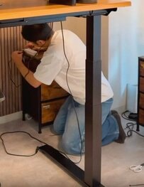 【延長コードDIY】ごちゃごちゃしがちな〈配線〉→延長コードを固定してスッキリ配線に！