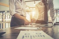 日本で「年収600万円」は6.5％。40代で達成できる職種は？手取りや貯蓄も確認