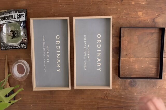 【100均DIY】キャンドゥの木製トレーとセリアのアイアンスクエアで...→おしゃれな〈ミニ2段収納棚〉が作れる