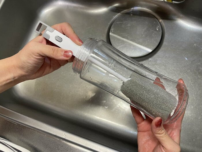 普通の食器洗い用スポンジでは手が届かない底までしっかりと洗えました