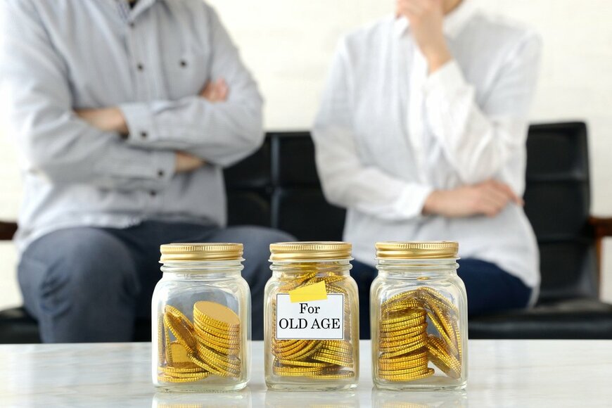 【国民年金・厚生年金】シニア世代の平均は？実際に老後資金は足りるか