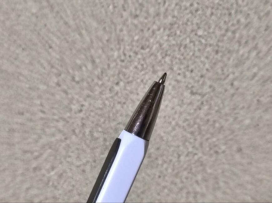 筆者撮影（ダイソー、マグネット付きボールペン）