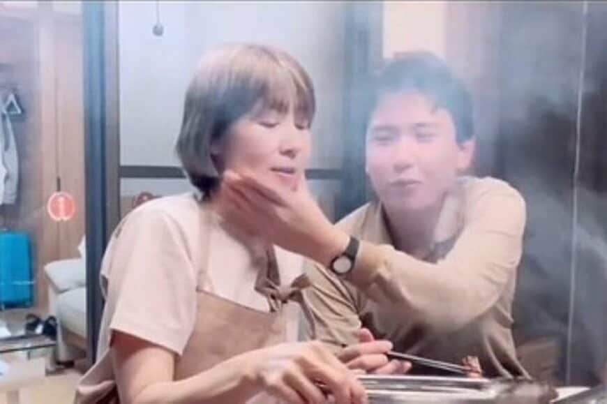 【33歳差カップル】59歳彼女が「一番心に残ったデート」　2人幸せそうな姿が話題