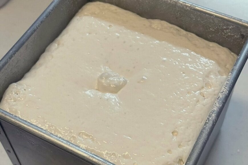 【そうはならんやろ】米粉パンの研究中に焼き上がったまさかの形に驚き　「何がどうなった」「予想外過ぎる」