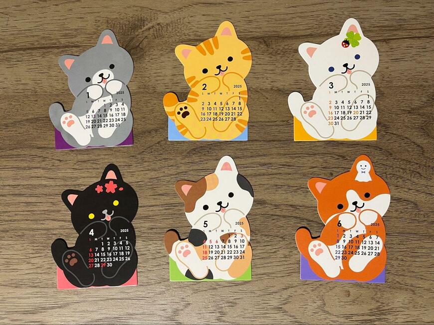 筆者撮影（ダイソー、アニマルダイカットカレンダー（ねこ））