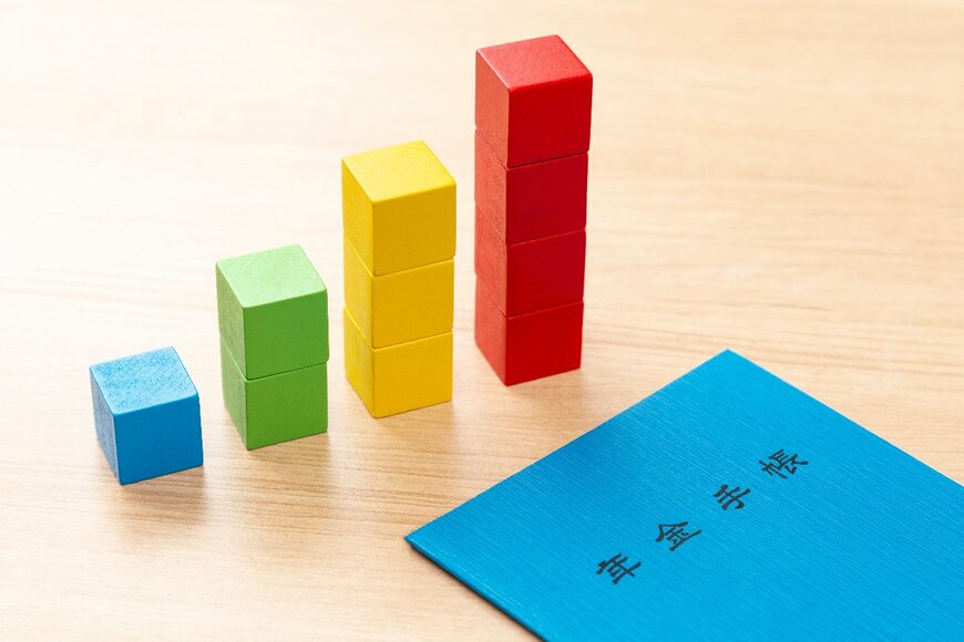 6月支給分から年金額アップ！！老齢年金「厚生年金と国民年金」の平均月額はいくら？